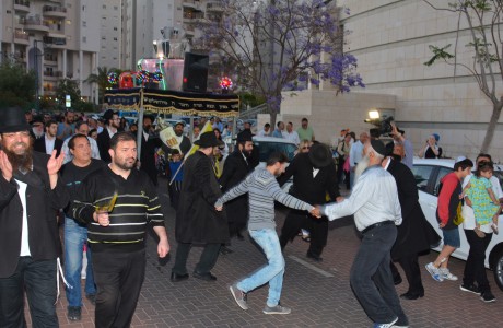 הכנסת ספר תורה